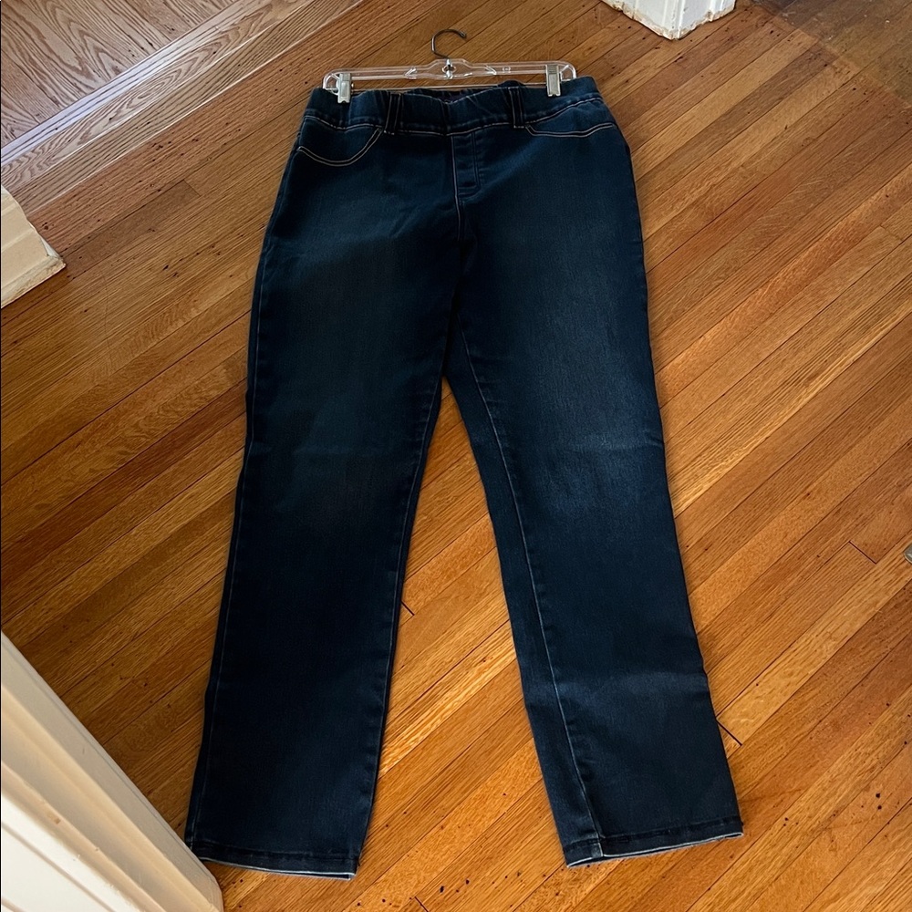 EUC NYDJ pull-on Jeans size 12 excellent condition!